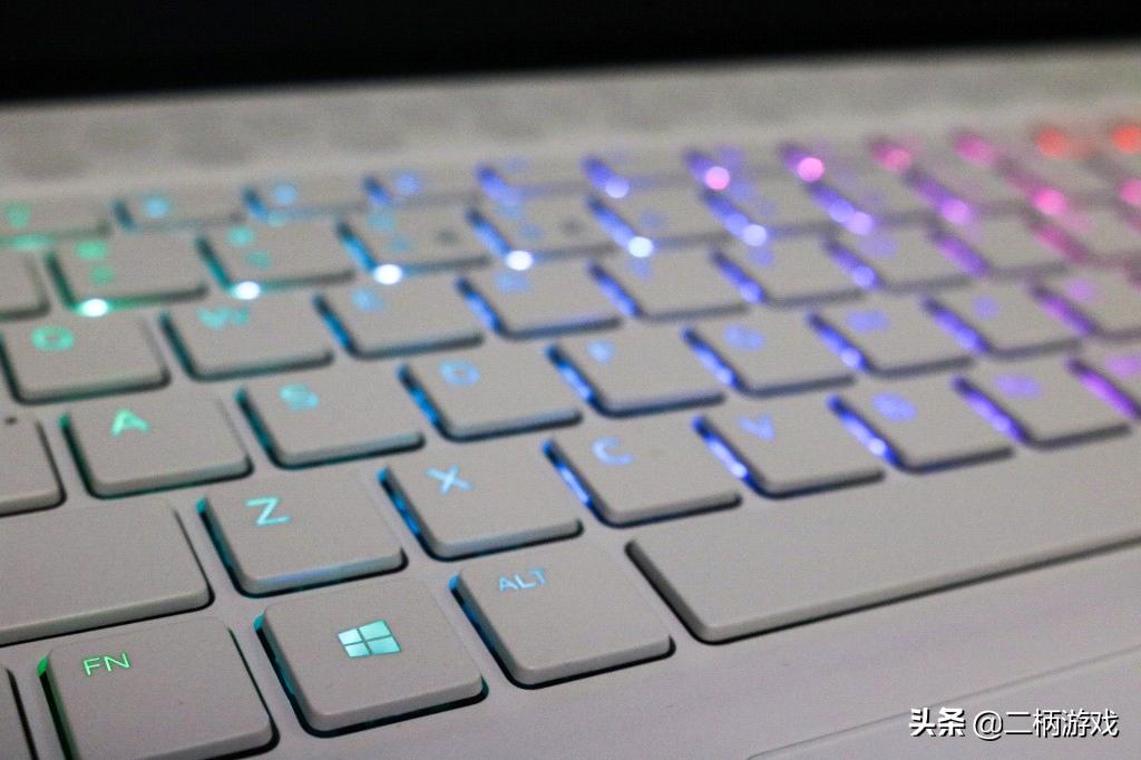 2W6的外星人怎样？柄友分享外星人m15R3游戏本开箱及使用感想