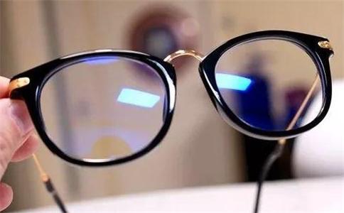 投资加盟眼镜店大概需要多少钱,年轻人加盟眼镜店