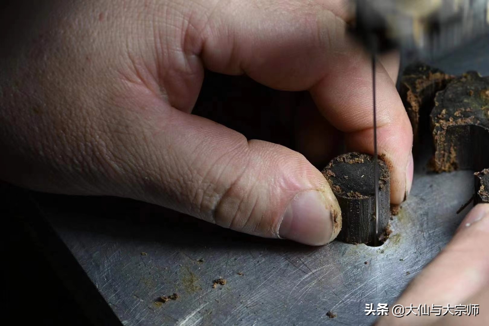 1串43克的绿奇楠手串目前价位多少,100元左右的奇楠手串是真的吗