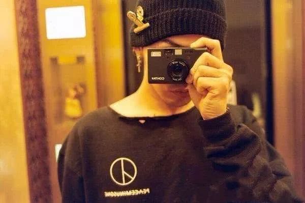 天气冷不想扎头发怎么办,热天洋气又凉快的帽子