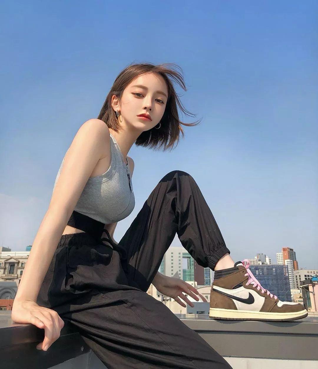 姜泰莉运动款,姜泰莉鞋子