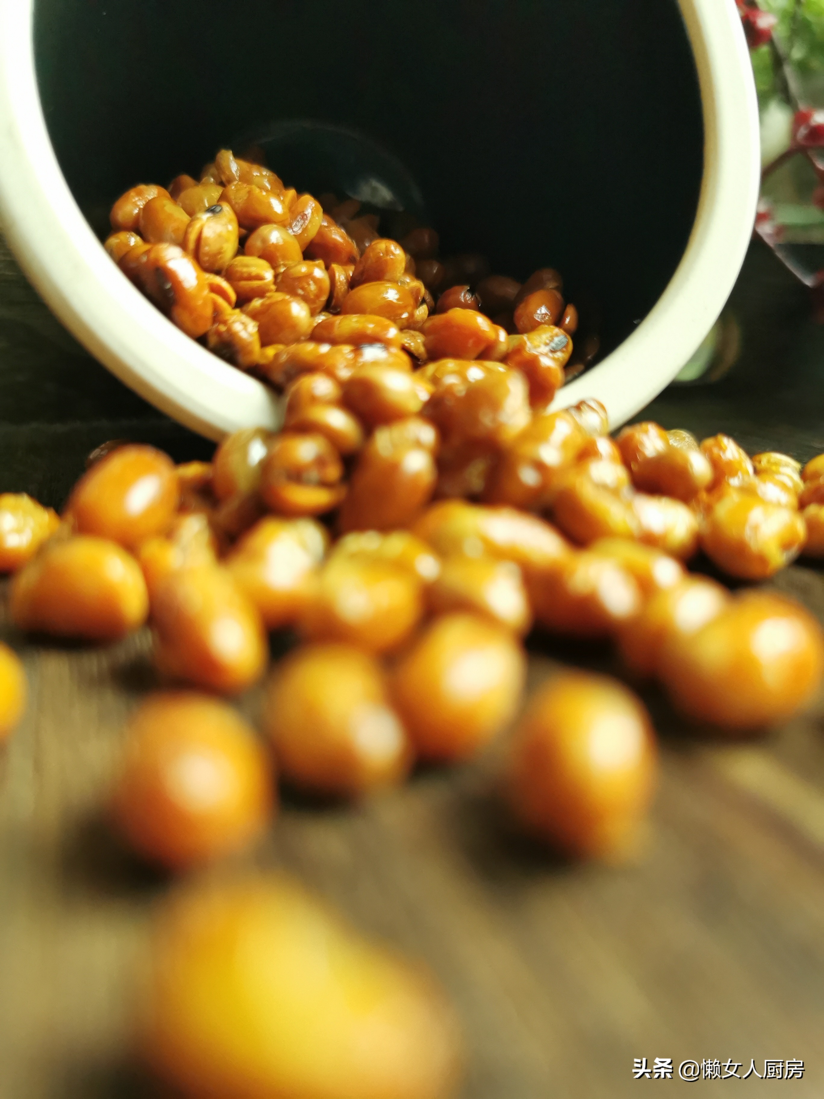 大厨教你自制酥黄豆,干黄豆炸酥黄豆的正确方法