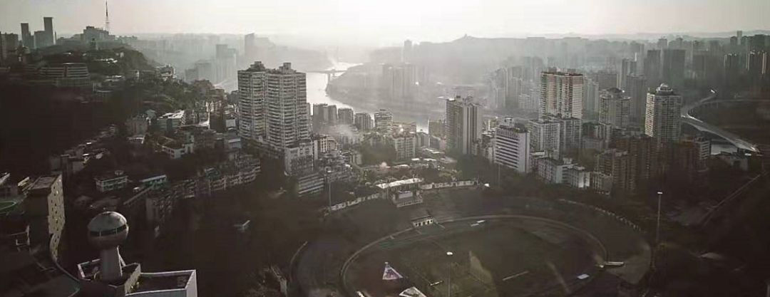 大田湾体育场贺龙雕像照片,贺龙体育场