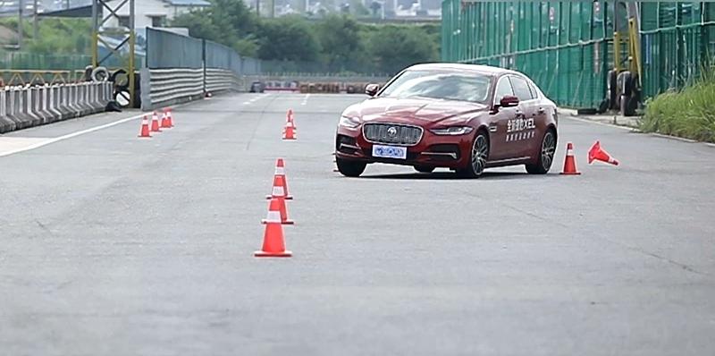 麋鹿测试2020款捷豹xel,捷豹xel奥迪a4l麋鹿测试