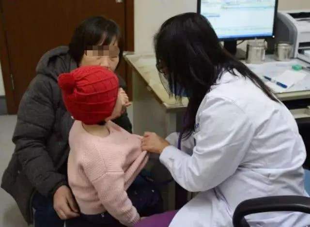 宝宝吃干燥剂多少长时间能安全,宝宝误食少量干燥剂怎么办