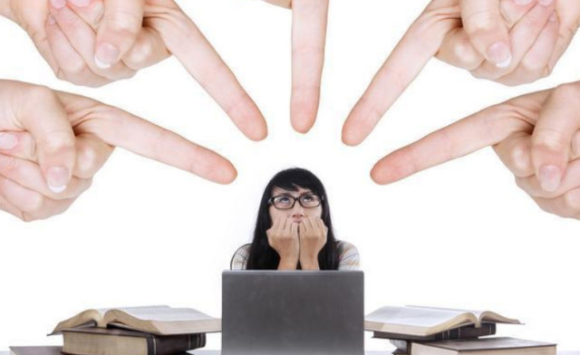 初中生嘲笑大学生，我拿1万，你拿5000，你书读哪了？