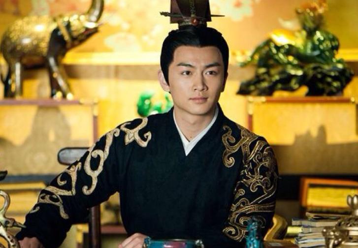 长着一副渣男脸却是宠妻狂魔,长了一张花心脸却宠妻如命