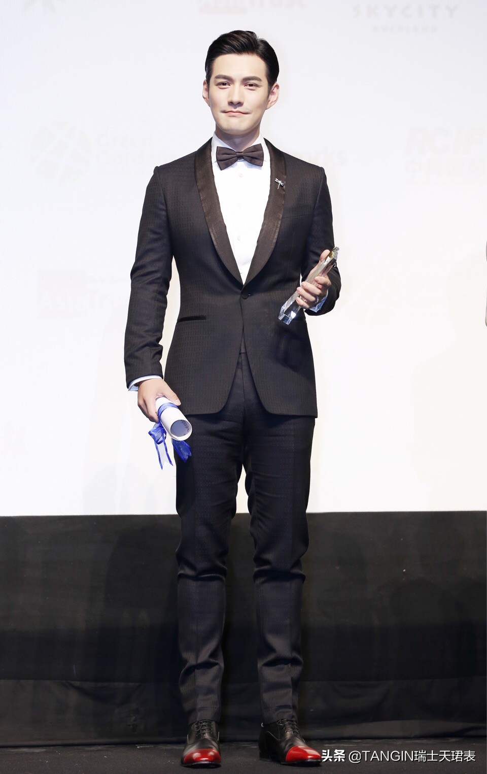 严屹宽的恋爱经历,严屹宽现实生活中被多少人喜欢