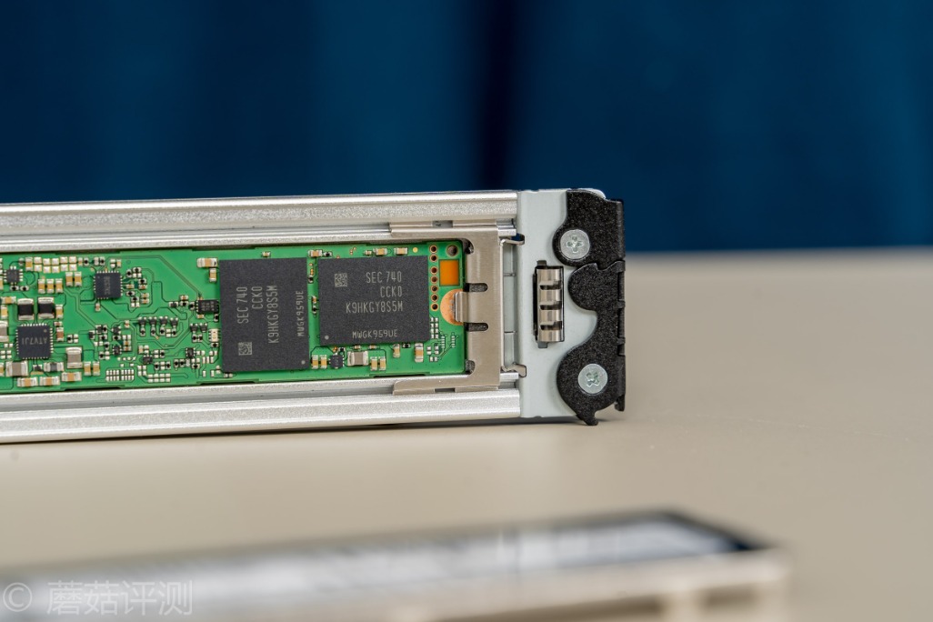 极速插拔，解锁更多使用姿势、ICYDock硬盘抽取盒PCI转M2评测