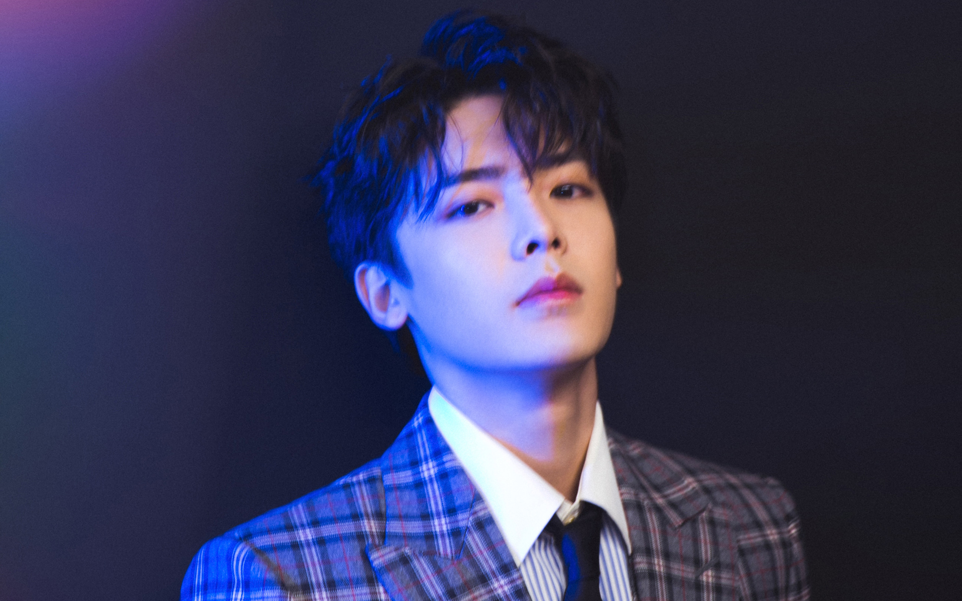 侯明昊人不彪悍枉少年发型,侯明昊人不彪悍枉少年口哨