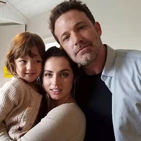 帮女郎安娜近照,邦女郎安娜走秀造型