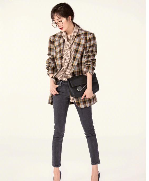 34岁杨幂再现少女感穿搭,杨幂新中式马甲穿搭