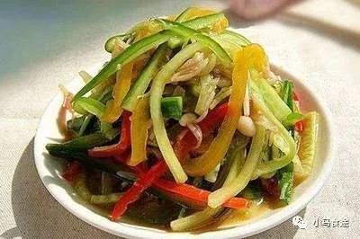 适合夏天吃的蔬菜的菜谱,色香味俱全的东北凉拌菜老虎菜