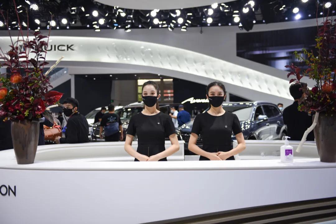 国产家轿不将就，现场堪比迪士尼，北京车展除了新车还看些啥？