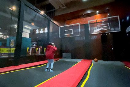 滑滑梯和蹦床乐园,弹力空间蹦床滑梯