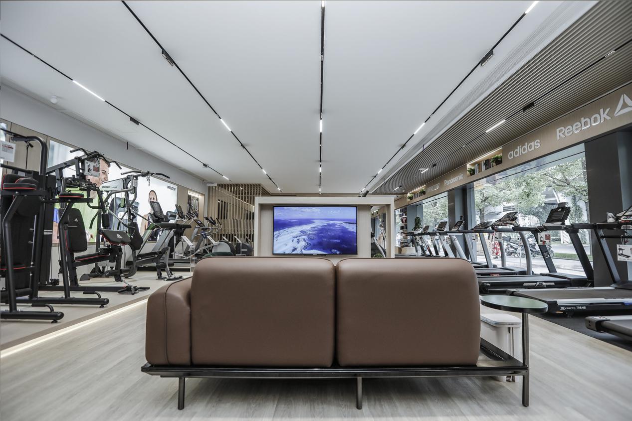 时尚健身健康生活成都首家具有网红气质的健身器材连锁店今日开业