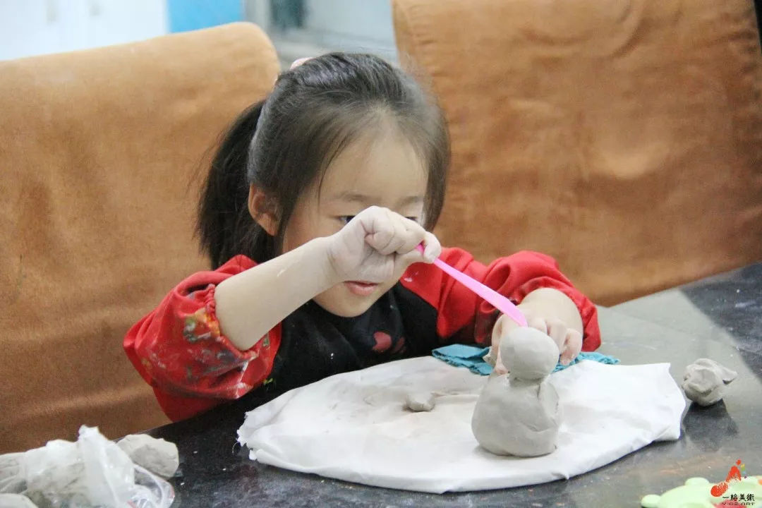 带孩子去做陶艺对孩子有什么帮助,陶艺可以培养孩子哪些能力