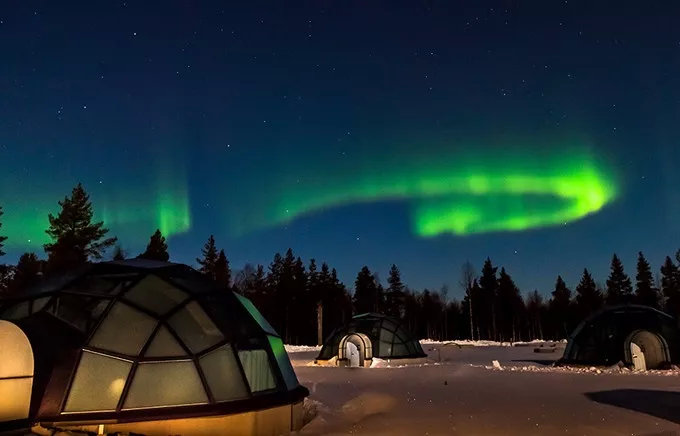芬兰极光透明玻璃屋,芬兰玻璃屋极光观赏攻略