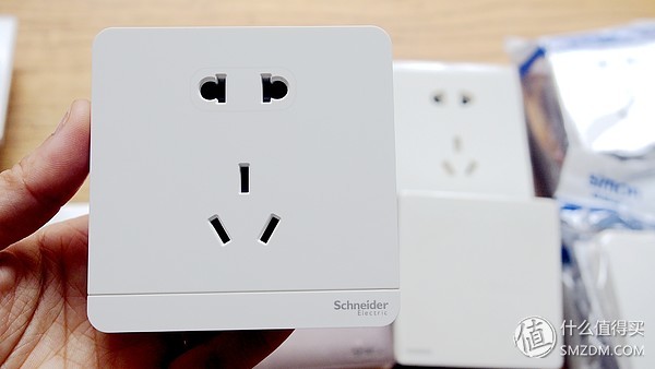 罗格朗开关插座内部结构如何组装,施耐德罗格朗西蒙哪个性价比高