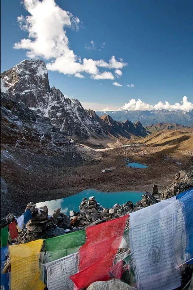 高海拔暴风雪,暴风雪徒步攀爬珠穆朗玛峰