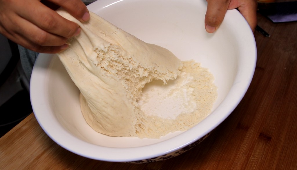 蒸馒头和面用凉水还是温水,蒸馒头和面用热水还是冷水