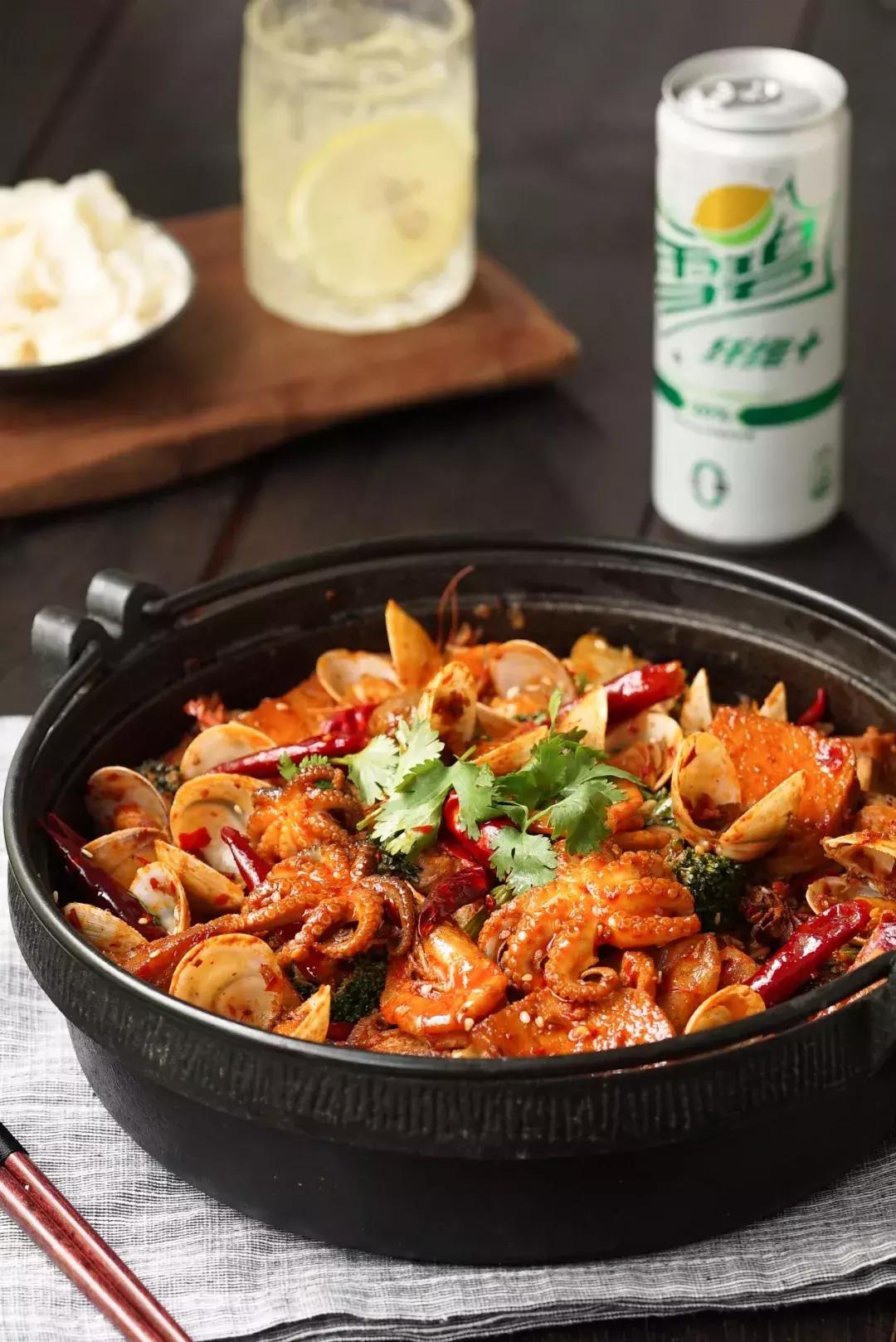 在家怎么做个好吃的麻辣香锅,怎样在家做简单的麻辣香锅