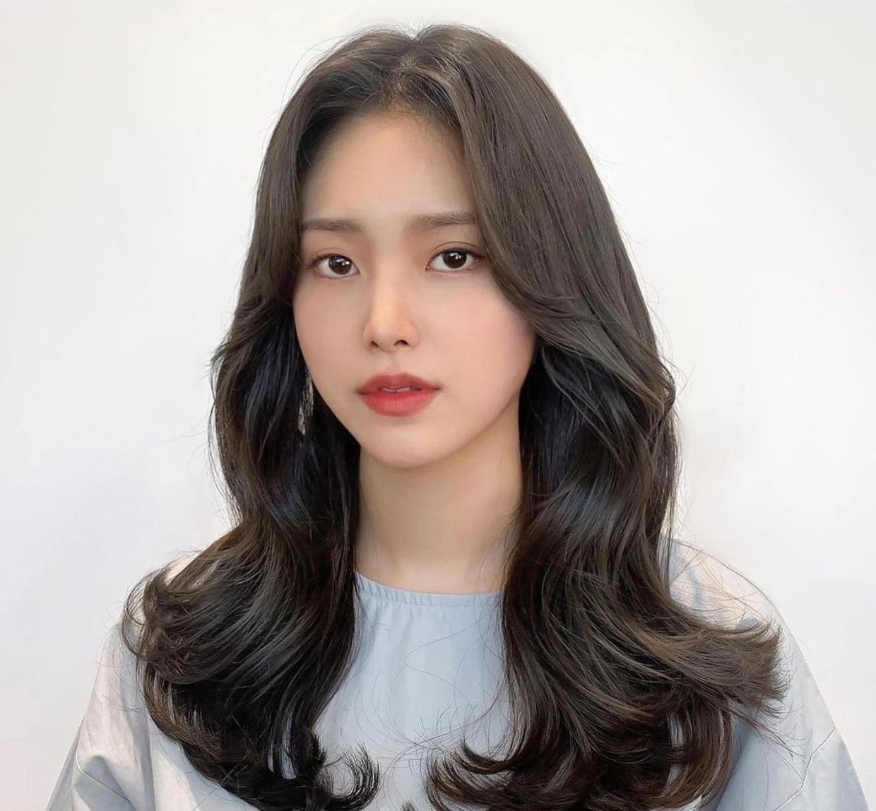 换了一个显脸大的新发型,脸小发型女2021流行发型