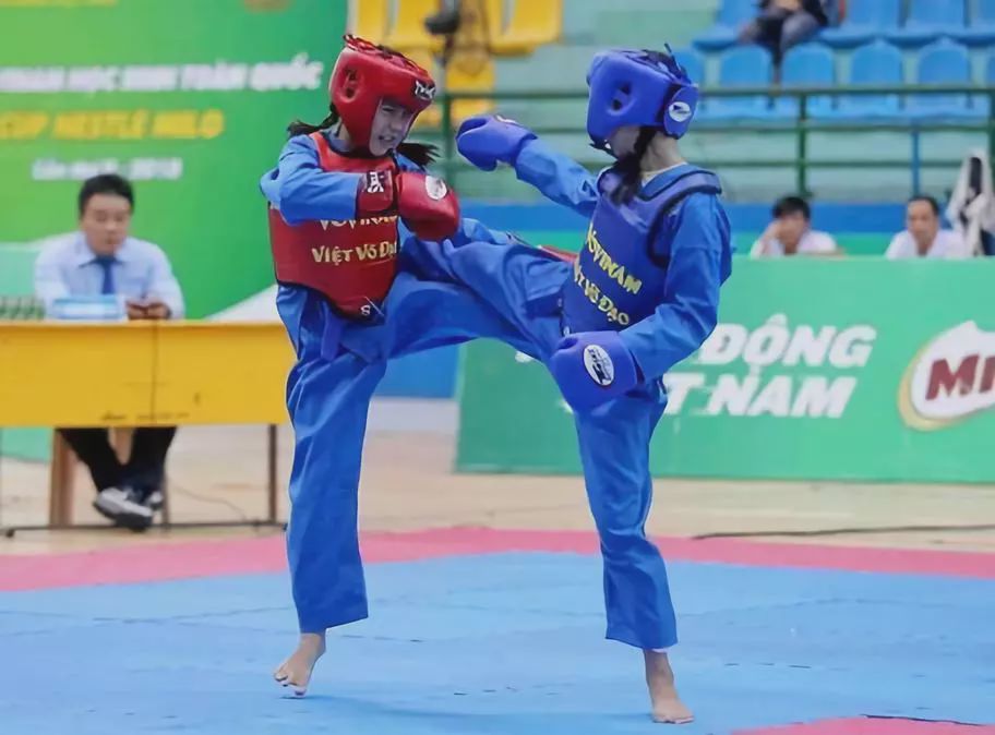 越南人玩儿中国象棋,越南人玩武器大全