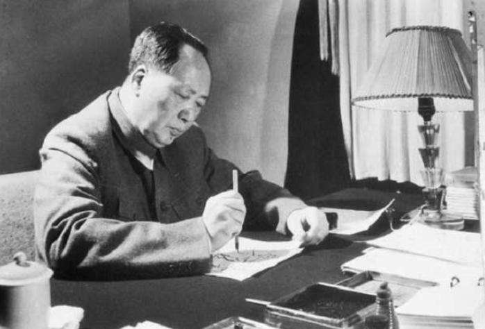 1953年，贵州女匪首被捕，参谋长询问主席意见，毛主席：放了她吧