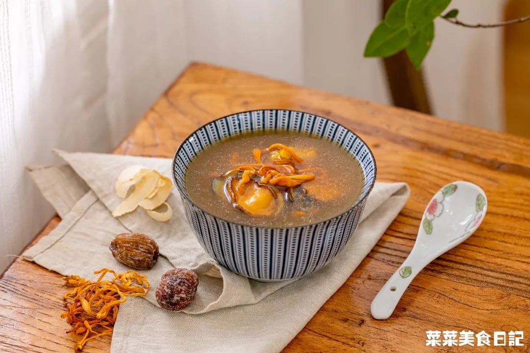 这一碗又润又美，电饭煲一键搞定！比敷面膜还管用