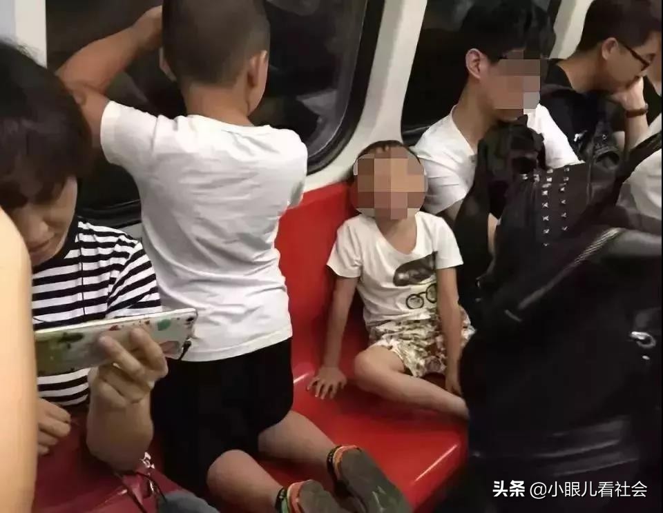 北京地铁上偷手机视频,北京地铁偷拍后续