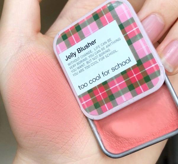 吹爆这个迷你小铁盒果冻腮红！好大一颗娇嫩欲滴的水蜜桃呢