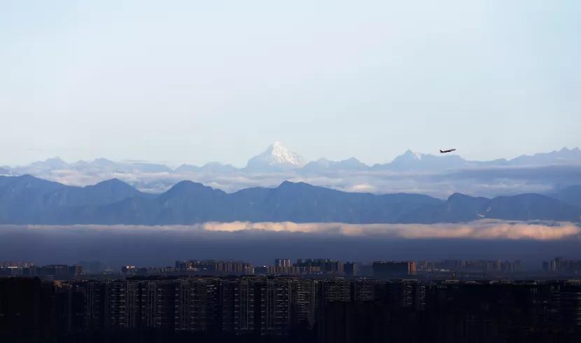 暴雨之后的四姑娘山美哭了成都人这座山也需要有姓名