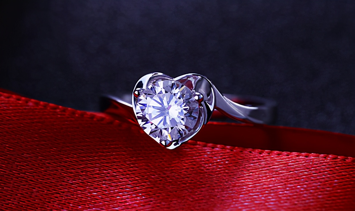 婚戒普通钻戒买多少价位的,婚戒推荐钻戒应该怎么选注意什么