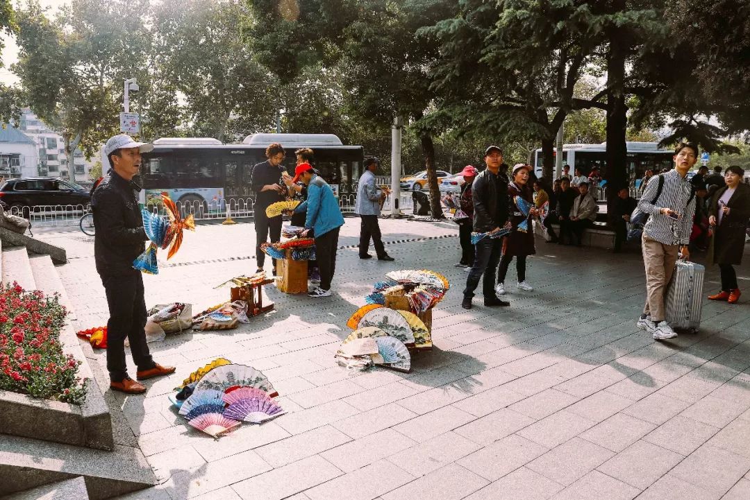 穿梭60年,武汉公交无轨电车1路