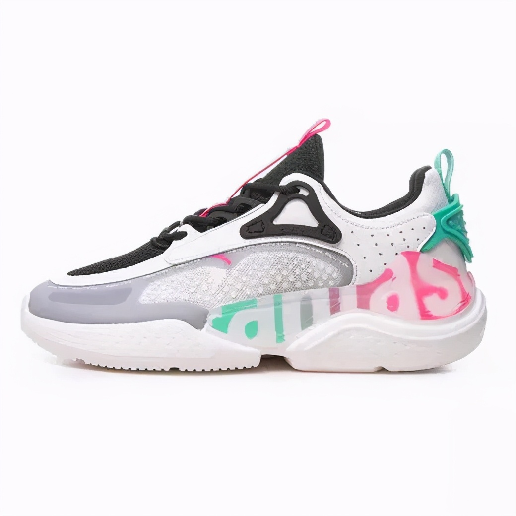 运动休闲3折起！VIP感恩季~专属福利尽在王府井奥莱机场店