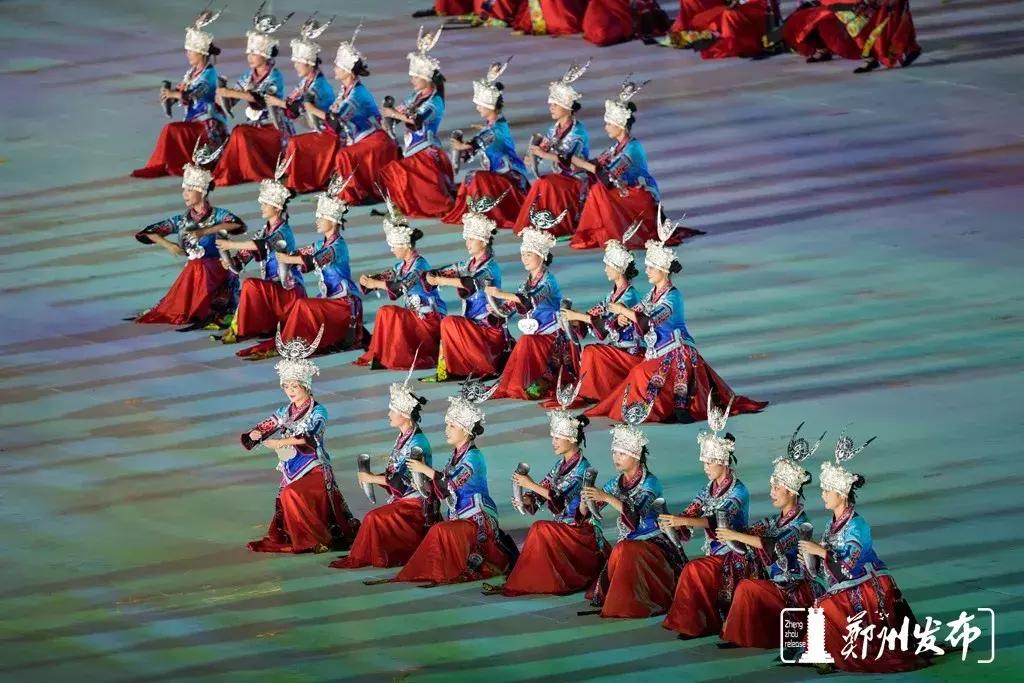 郑州奥体中心震撼场面,郑州奥体中心晚上视频