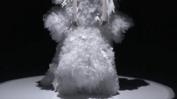 纽约秀场michaelkors,纽约时装周走秀视频女子