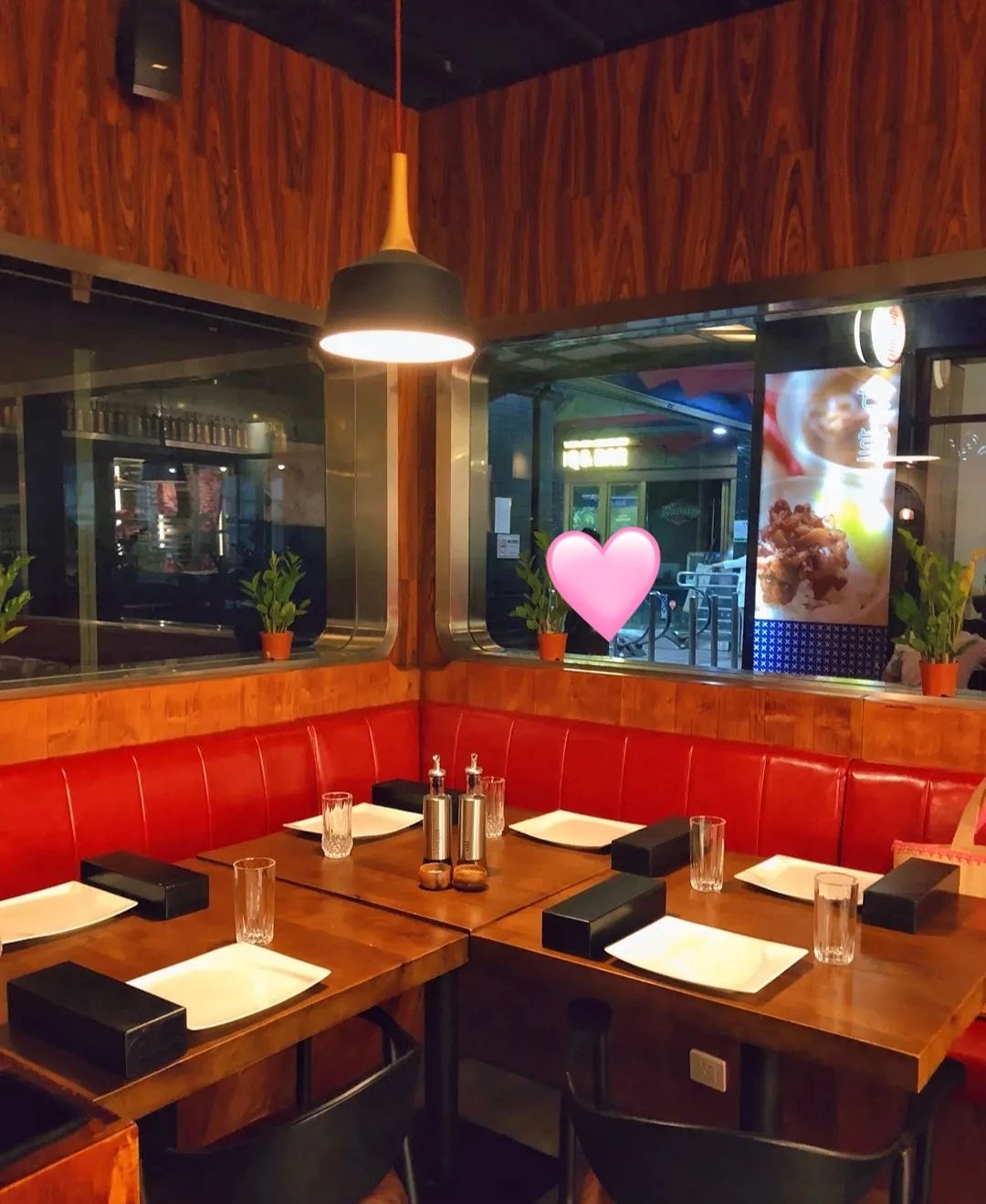 购物公园有家来自土耳其的烤肉店,据说能让肉食者为之一颤