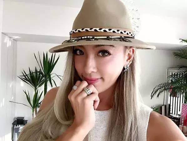 帅哥比赛里混进了一个“女孩子”，还撞脸了有村架纯黑岛结菜？