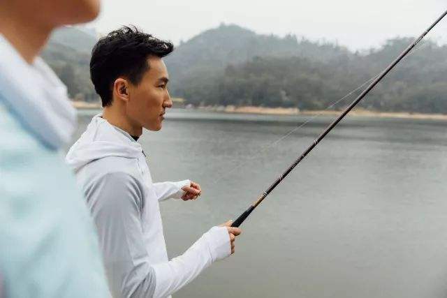 路亚竿与台钓优缺点,台钓插节式鱼竿优缺点