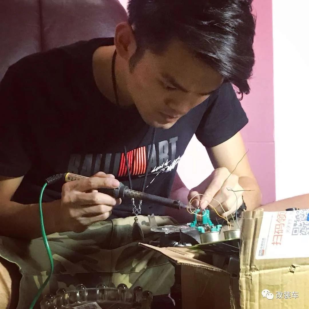 这动手能力也太强了！车友纯手工打造纯粹JDM小货车