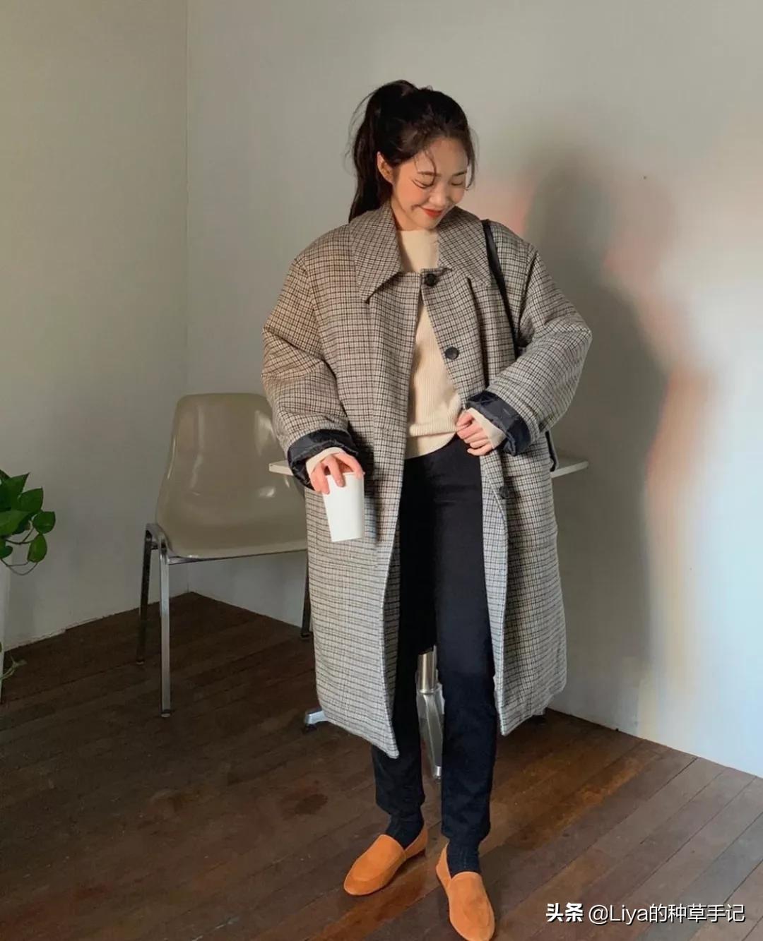 别再穿高跟鞋了，大衣+4双鞋，正火