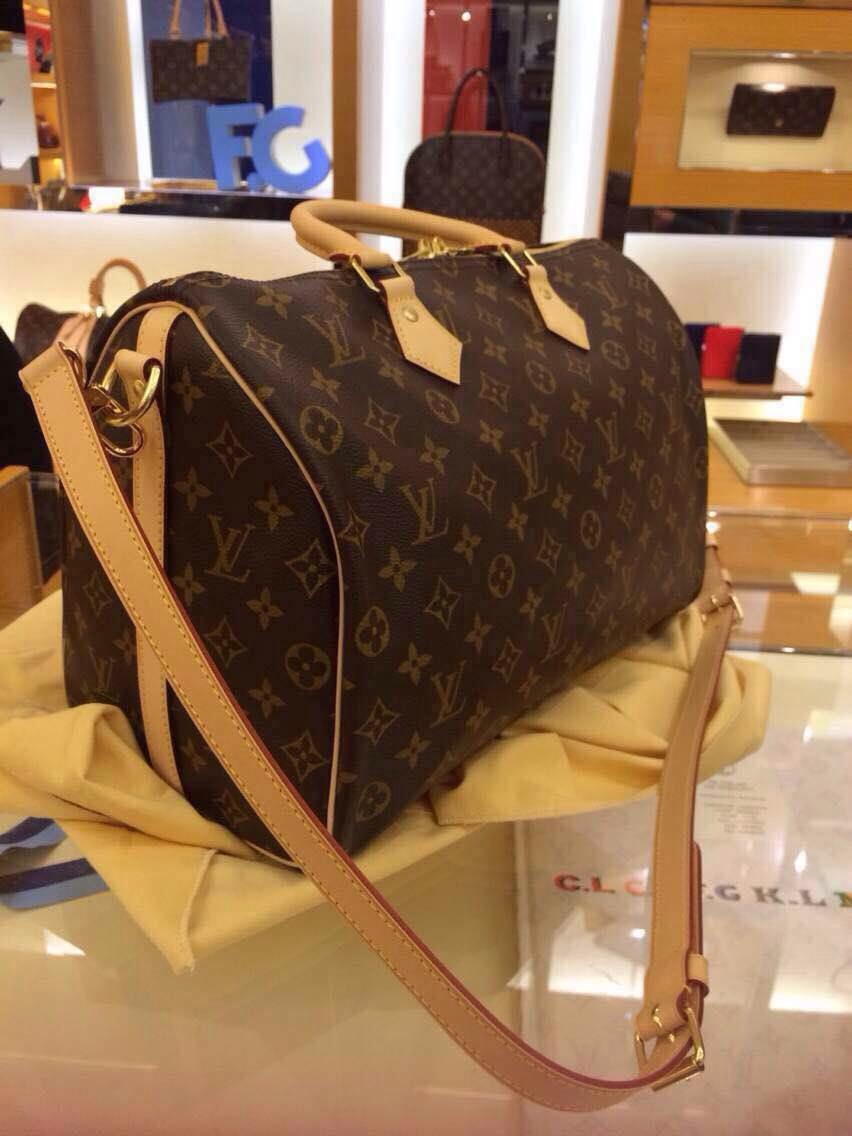 奢侈包入门级经典包包,第一款奢侈品包包去哪里买