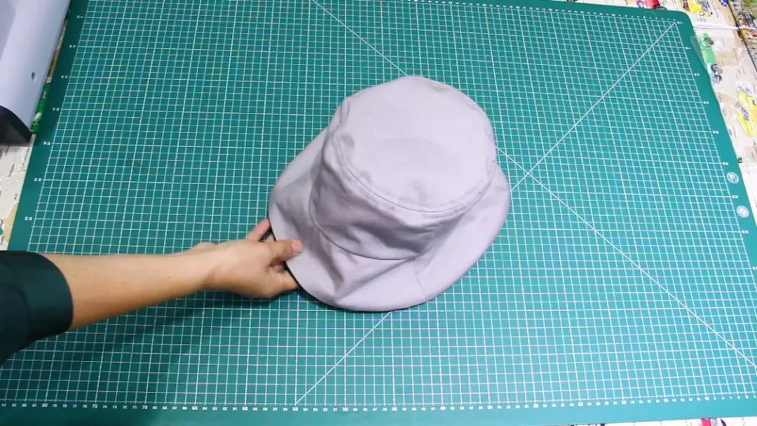 渔夫帽简单日常搭配,渔夫帽要怎么搭配才好看