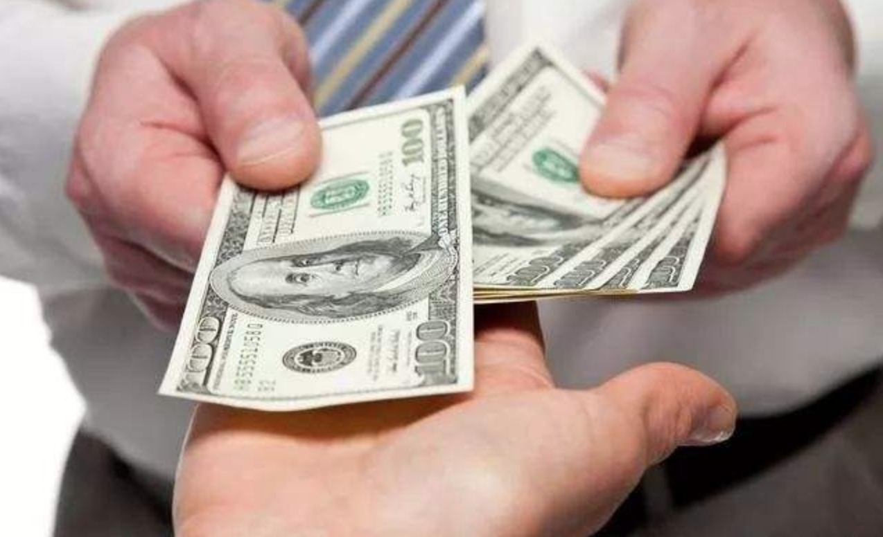 民生银行近5年股价及分红,民生银行市盈率为什么那么低