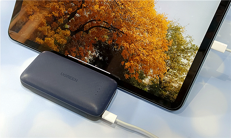 atl电芯手机电池,绿联双向快充移动电源测评