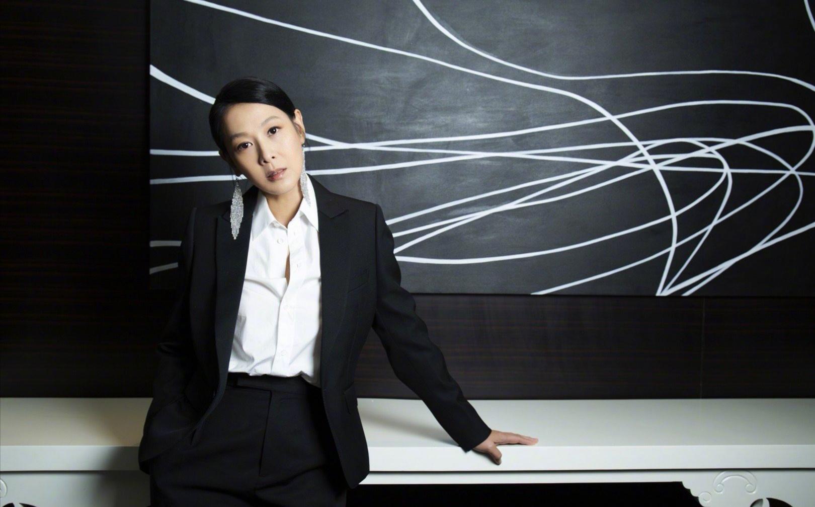 刘若英的穿搭,刘若英穿搭高调