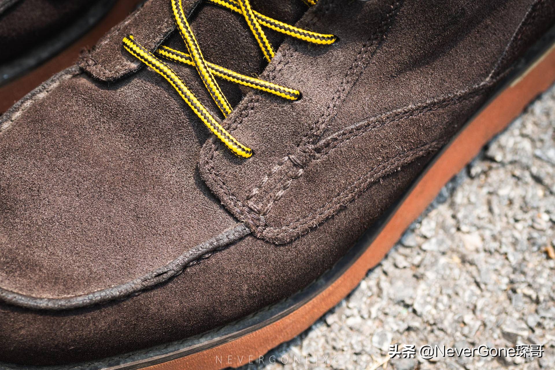 一双nike跑步鞋300,耐克复古经典低帮运动鞋