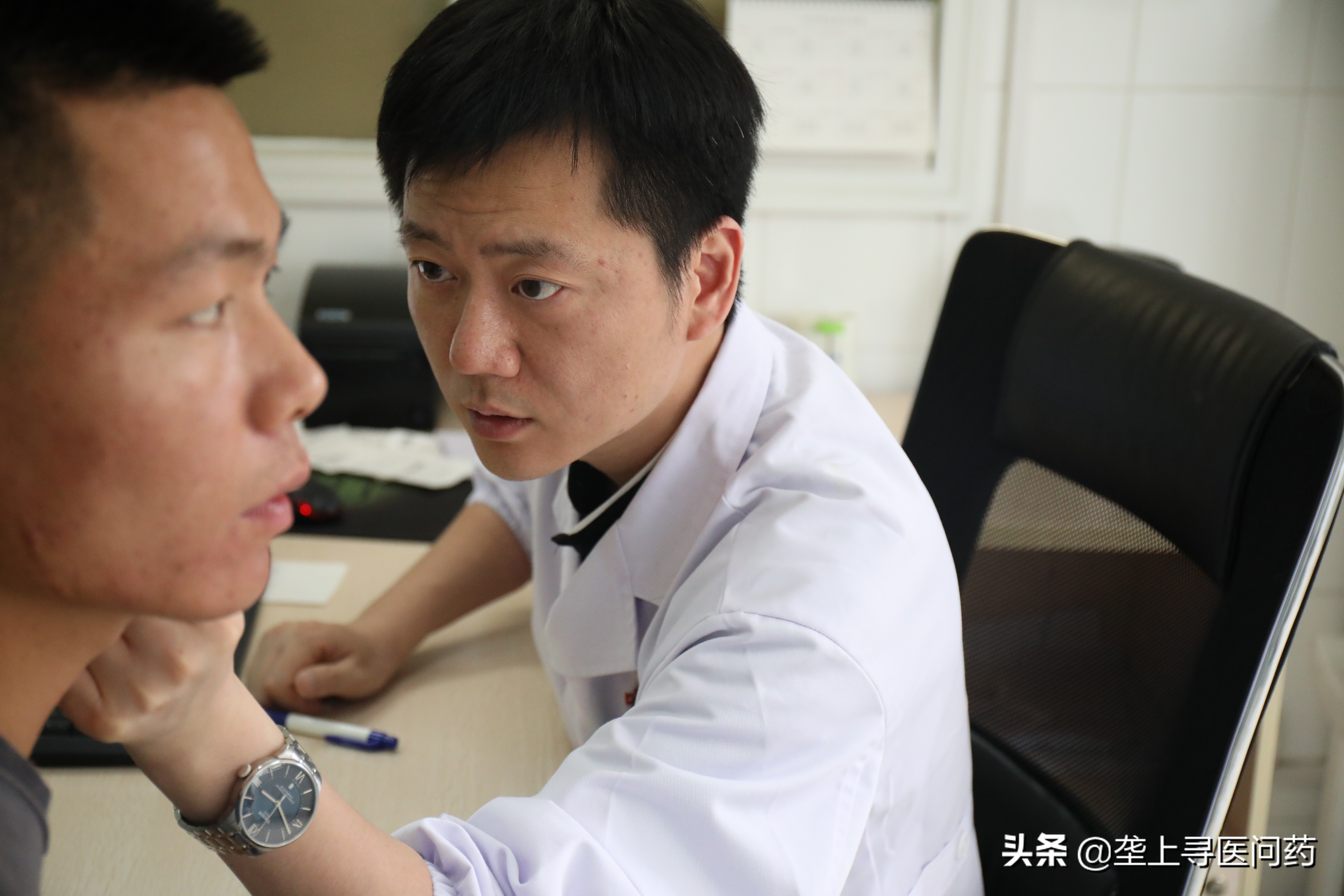 专揪皮肤病中“黑恶分子”70后专家炼成“火眼金睛”